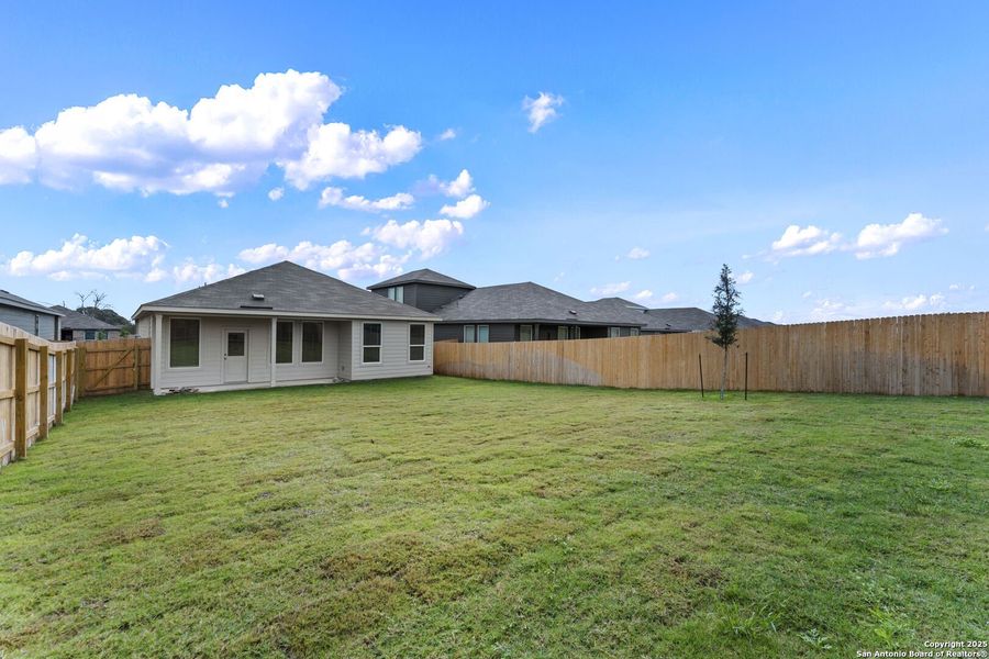 Exterior details and patio area of a home in Guadalupe Heights, Seguin (Image 2).