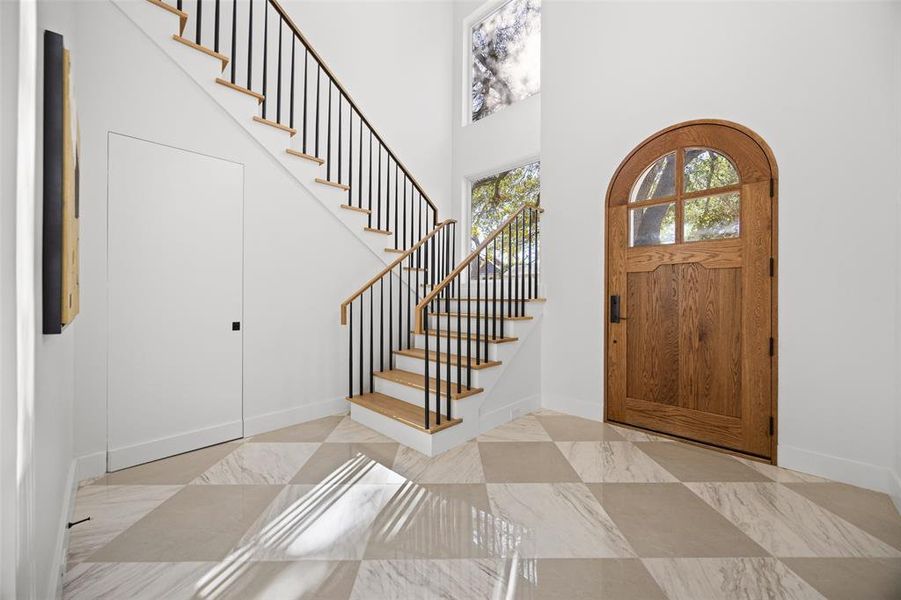 Spacious, unfurnished interior of a new home in , Dallas (Image 25).