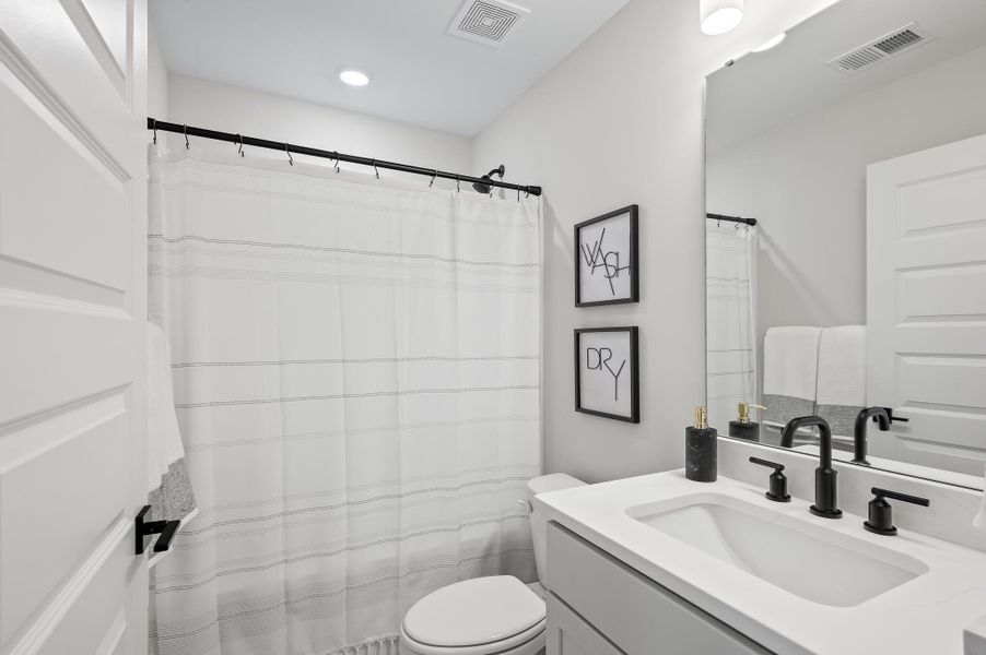 Furnished interior view inside a new home in Founder's Park, Lincolnville (Image 29).