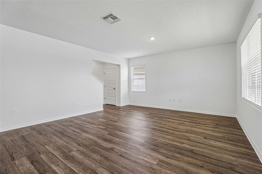 Spacious, unfurnished interior of a new home in , Davenport (Image 26).