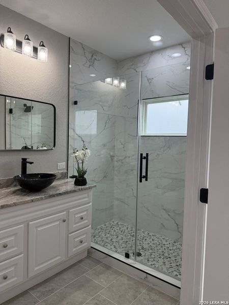 Furnished interior view inside a new home in , Canyon Lake (Image 8).