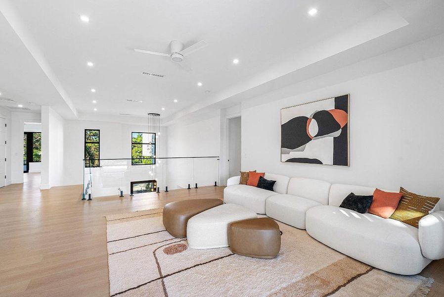 041-25833rdCourt-WestPalmBeach-FL-33407-