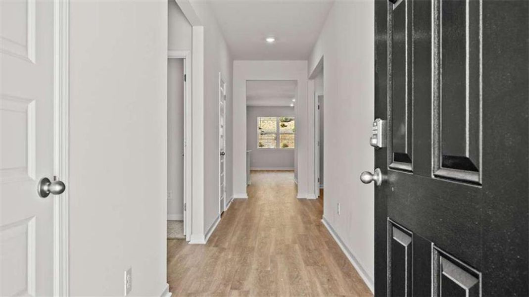 Spacious, unfurnished interior of a new home in Poplar Preserve, Newnan (Image 11).