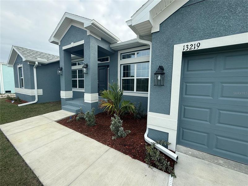 Exterior details and patio area of a home in , Port Charlotte (Image 3).