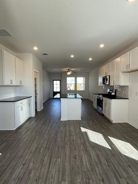 6016 Swedish Farms Terrace ~ Ready Now! 6016 Swedish Farms Terrace ~ Ready Now!