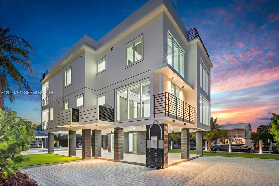 Condo located in Tavernier, FL showcasing its design and architecture (Image 47). Condo located in Tavernier, FL showcasing its design and architecture (Image 47).