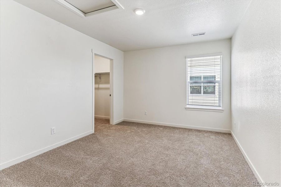 Spacious, unfurnished interior of a new home in Mallard Ridge, Johnstown (Image 26).