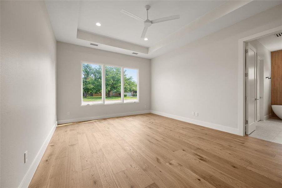 Spacious, unfurnished interior of a new home in , Richardson (Image 30).