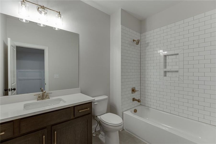 Furnished interior view inside a new home in , Jefferson (Image 13).