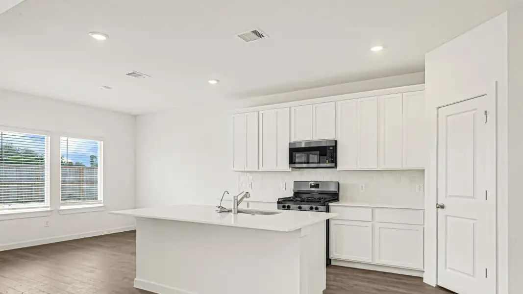Furnished interior view inside a new home in Harvest Pointe, Needville (Image 5).