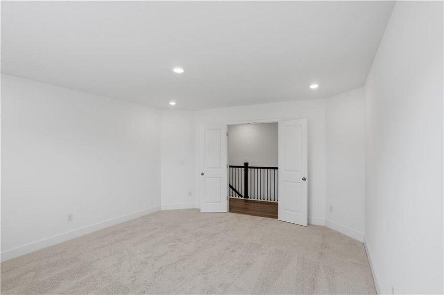 Spacious, unfurnished interior of a new home in Deer Valley, Canton (Image 10).