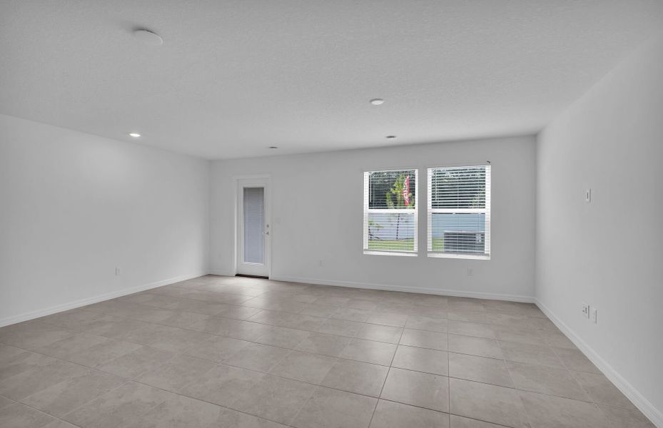 Spacious, unfurnished interior of a new home in Normandy Pines, Jacksonville (Image 17).