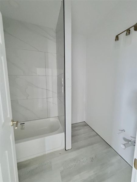 Spacious, unfurnished interior of a new home in , Cleveland (Image 12).