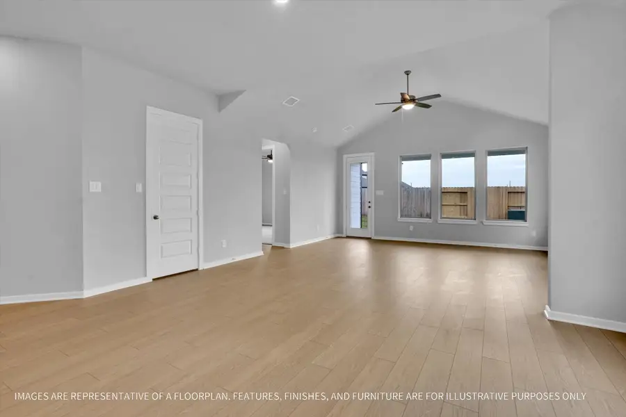 Spacious, unfurnished interior of a new home in River Ranch 55', Dayton (Image 11).