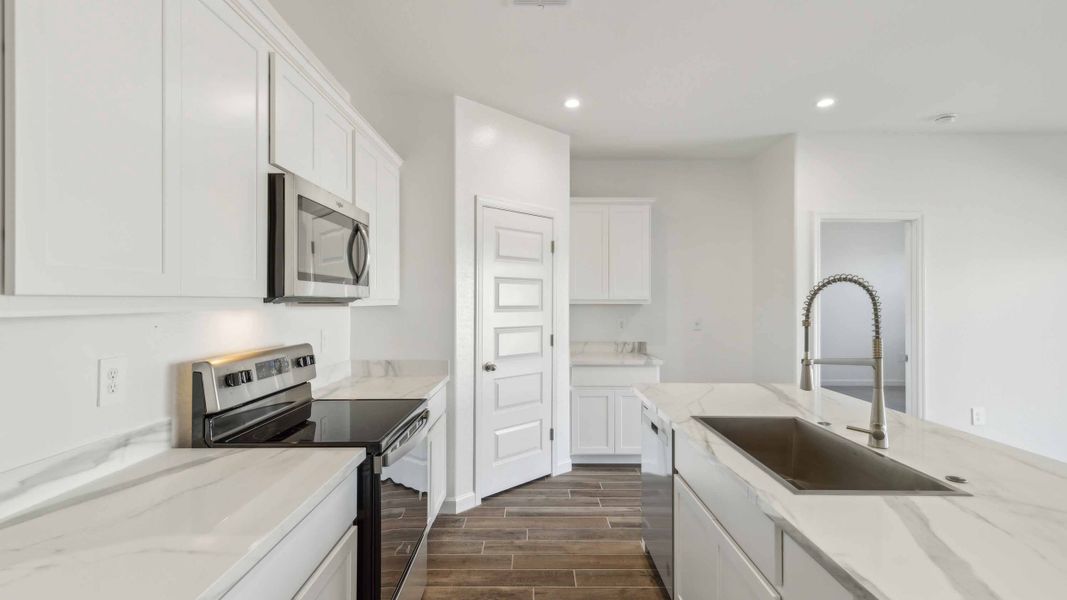 Furnished interior view inside a new home in Quail Ranch, San Tan Valley (Image 6).