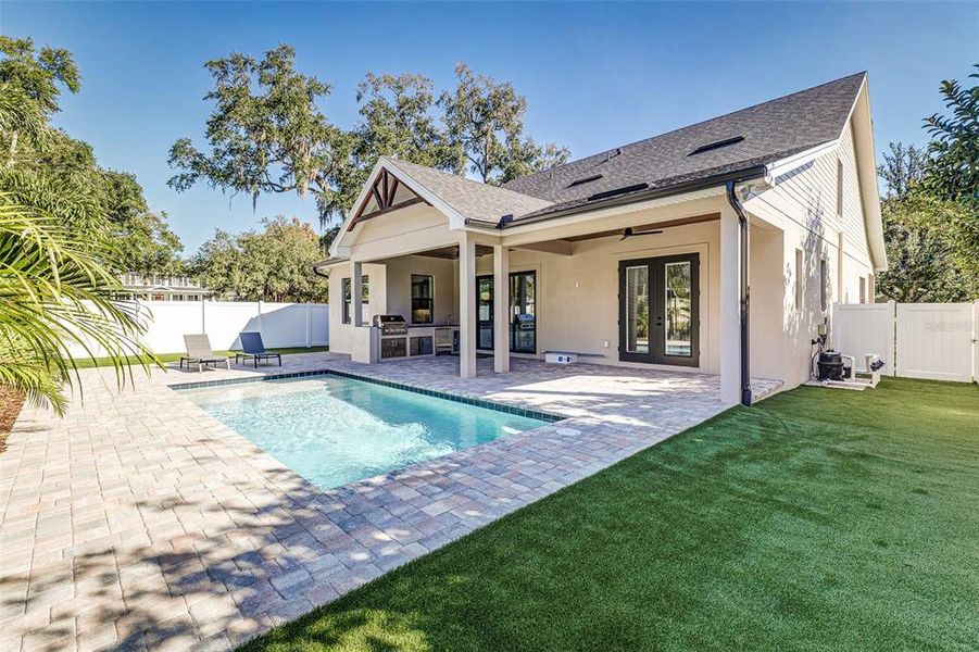 Exterior details and patio area of a home in , Lakeland (Image 4).