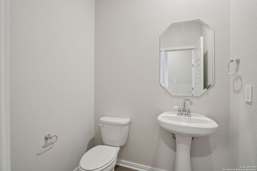 Furnished interior view inside a new home in Carmel Ranch, Schertz (Image 13). Furnished interior view inside a new home in Carmel Ranch, Schertz (Image 13).