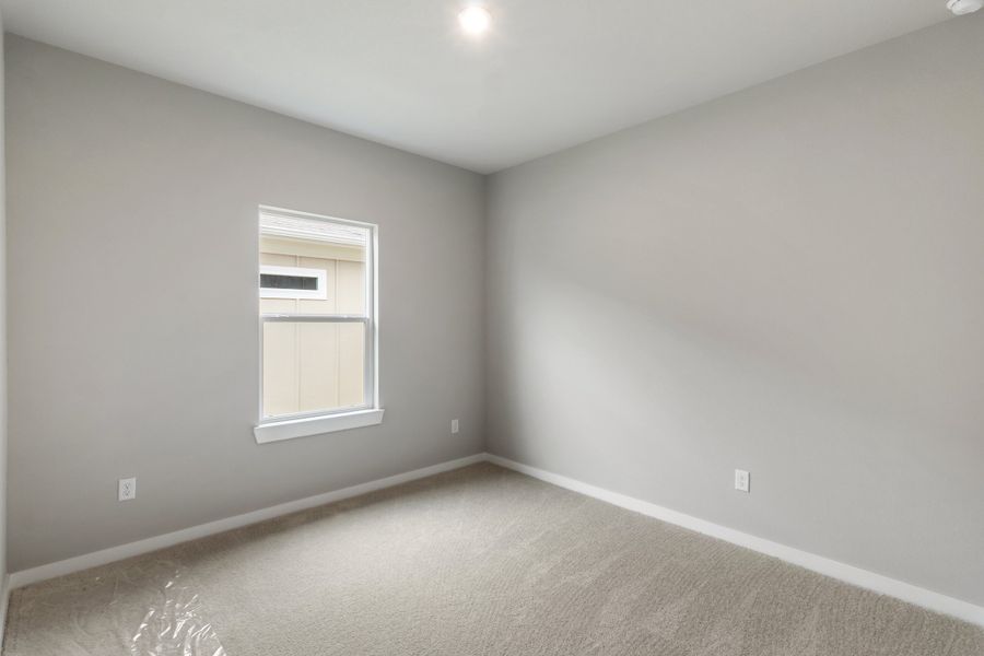 Spacious, unfurnished interior of a new home in Pleasant Hill, Bryan (Image 11).