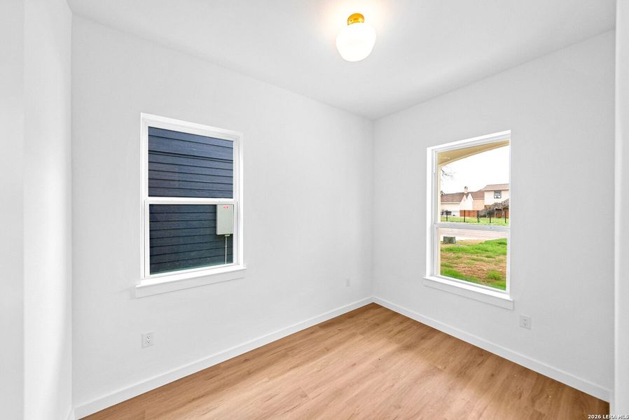 Spacious, unfurnished interior of a new home in , San Antonio (Image 31).