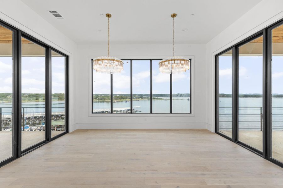 Spacious, unfurnished interior of a new home in , Lakeway (Image 18).