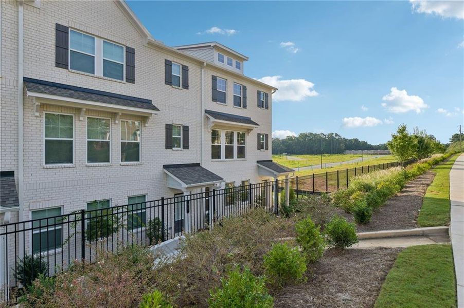 Exterior details and patio area of a home in Chandler Run, Tucker (Image 22).