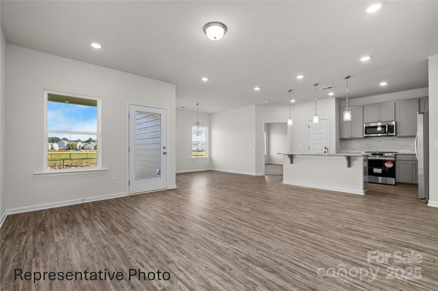 Spacious, unfurnished interior of a new home in Pine Bluff, Midland (Image 7).