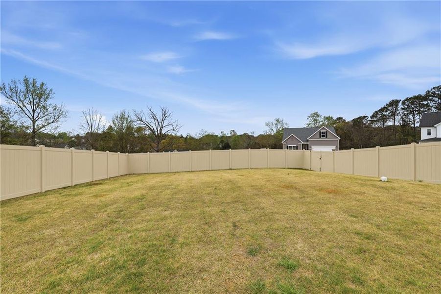 Exterior details and patio area of a home in , Commerce (Image 32).