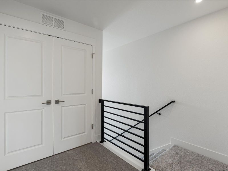 Spacious, unfurnished interior of a new home in Ascent at Inverness, Englewood (Image 25).