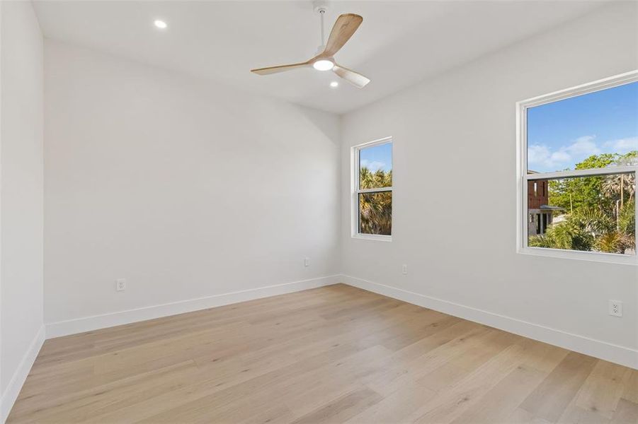 Spacious, unfurnished interior of a new home in , Tampa (Image 65).
