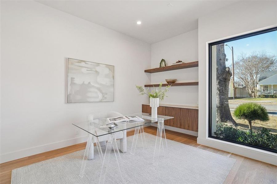 Furnished interior view inside a new home in , Dallas (Image 32). Furnished interior view inside a new home in , Dallas (Image 32).