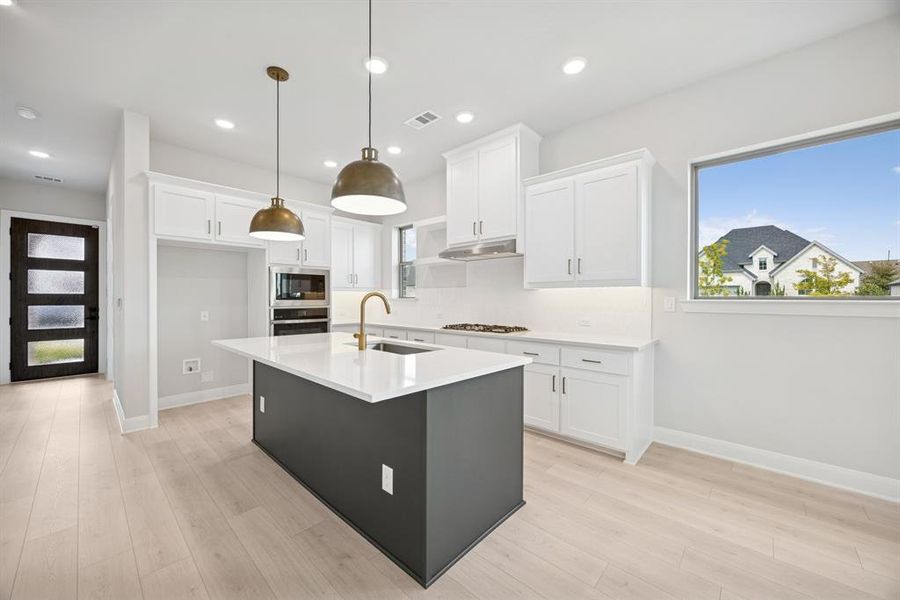 Furnished interior view inside a new home in Mantua Point Gardens, Van Alstyne (Image 15). Furnished interior view inside a new home in Mantua Point Gardens, Van Alstyne (Image 15).
