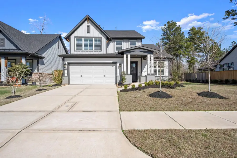 Welcome to this like-new David Weekley home in the desirable Kingsley Square of Woodforest. Welcome to this like-new David Weekley home in the desirable Kingsley Square of Woodforest.