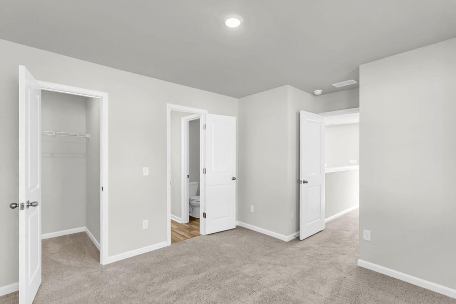 Spacious, unfurnished interior of a new home in Wildcat Chase, Summerville (Image 26).
