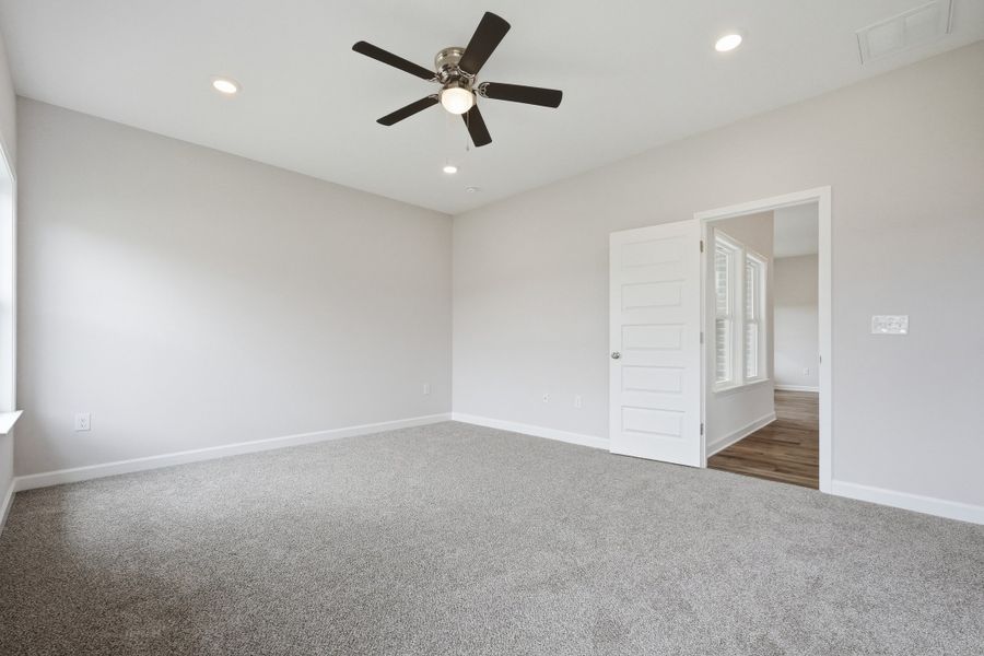 Spacious, unfurnished interior of a new home in Southern Charm, Crestview (Image 32).