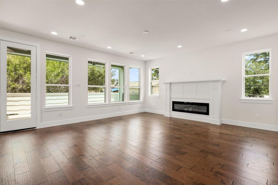 Spacious, unfurnished interior of a new home in , El Lago (Image 17). Spacious, unfurnished interior of a new home in , El Lago (Image 17).