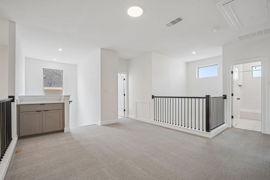 Spacious, unfurnished interior of a new home in Sauls Ranch, Round Rock (Image 31).