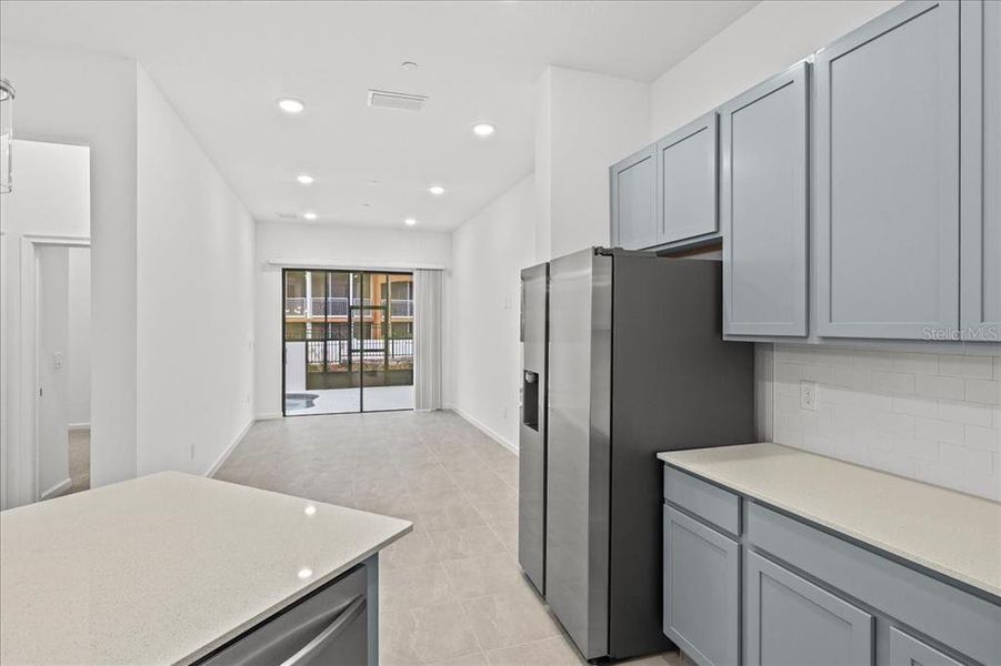 Furnished interior view inside a new home in , Orlando (Image 9).