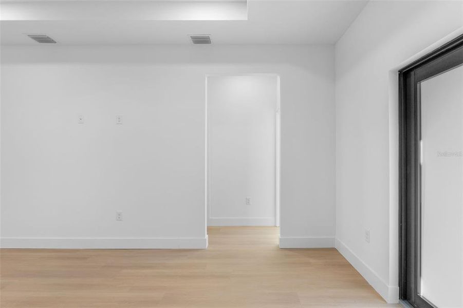 Spacious, unfurnished interior of a new home in , North Port (Image 25).