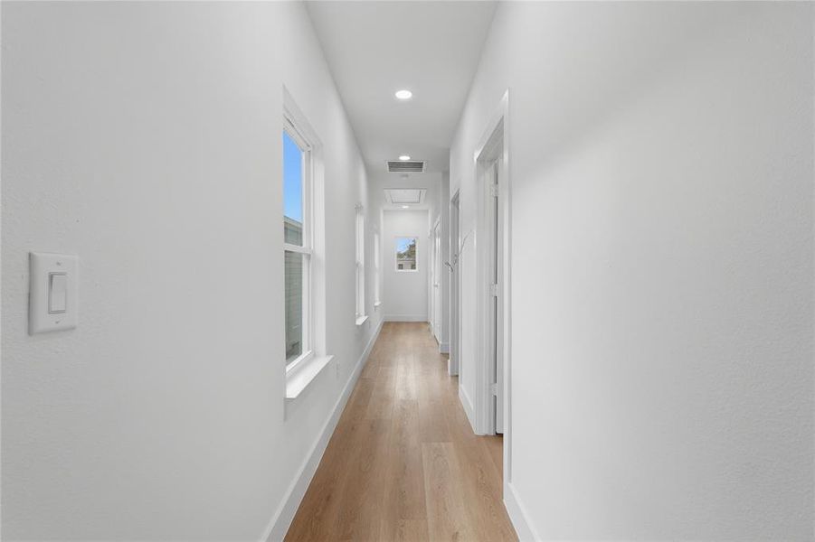 Spacious, unfurnished interior of a new home in , Dallas (Image 16).