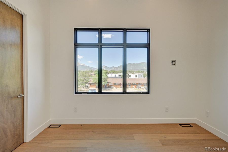 Spacious, unfurnished interior of a new home in , Buena Vista (Image 18).