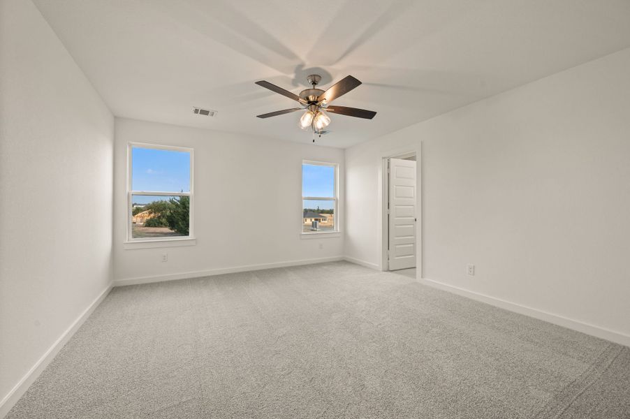 Spacious, unfurnished interior of a new home in Gatlin Ranch, Springtown (Image 24).