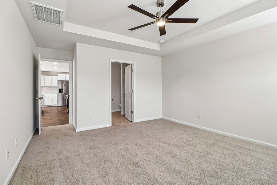Spacious, unfurnished interior of a new home in Victorywoods Village, Columbia (Image 18).