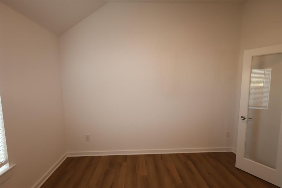 Spacious, unfurnished interior of a new home in Summerview, Fulshear (Image 11). Spacious, unfurnished interior of a new home in Summerview, Fulshear (Image 11).