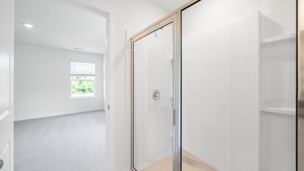 Spacious, unfurnished interior of a new home in The Cove at Thrasher Landing, Hixson (Image 29).