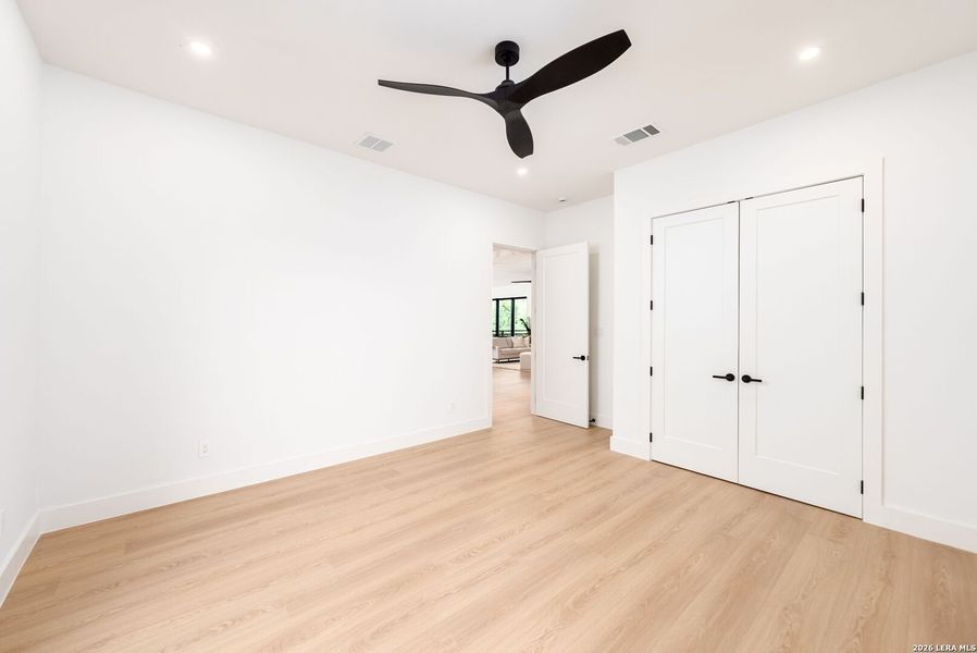 Spacious, unfurnished interior of a new home in , San Antonio (Image 23).