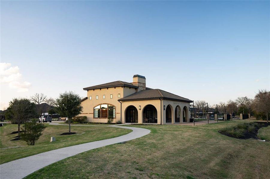 Community amenities in , College Station (Image 31).