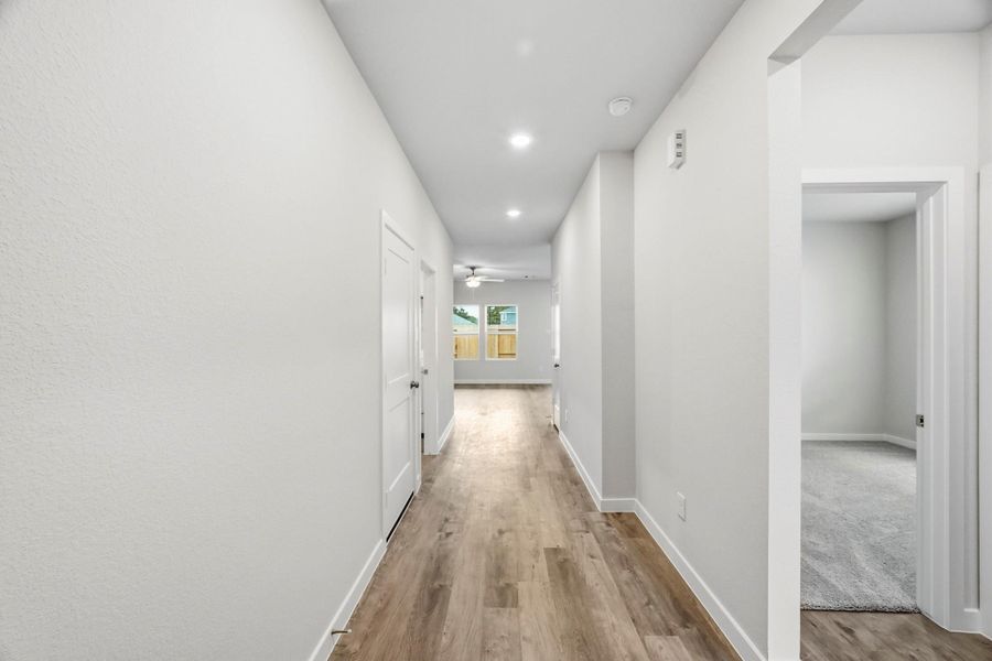 Spacious, unfurnished interior of a new home in Crockett Meadows, Conroe (Image 24).