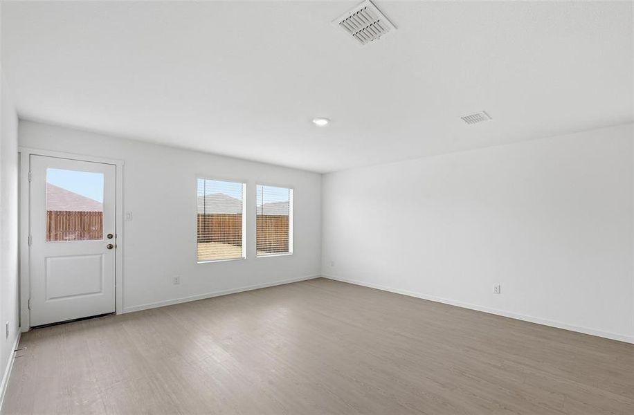 Spacious, unfurnished interior of a new home in Verandah, Royse City (Image 16).