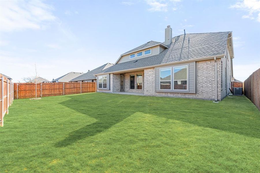 Exterior details and patio area of a home in Timberbrook, Justin (Image 27).