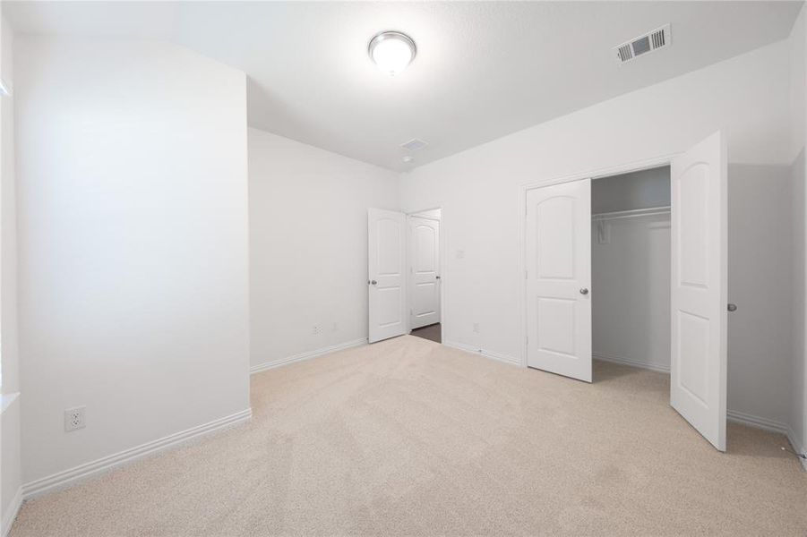 Spacious, unfurnished interior of a new home in Churchill: Meadows 50', Anna (Image 12). Spacious, unfurnished interior of a new home in Churchill: Meadows 50', Anna (Image 12).